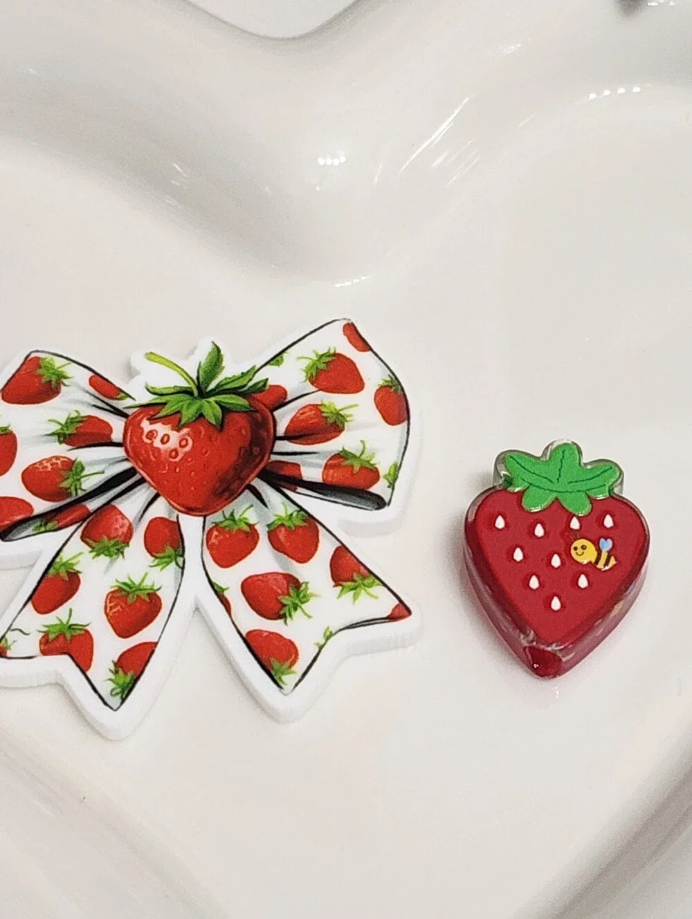 Strawberry Bow Flatback Focal Bead Badge Crafts Keychain Beaded Pen Magnet Clip